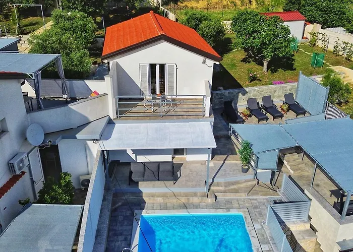 Carmen Villa